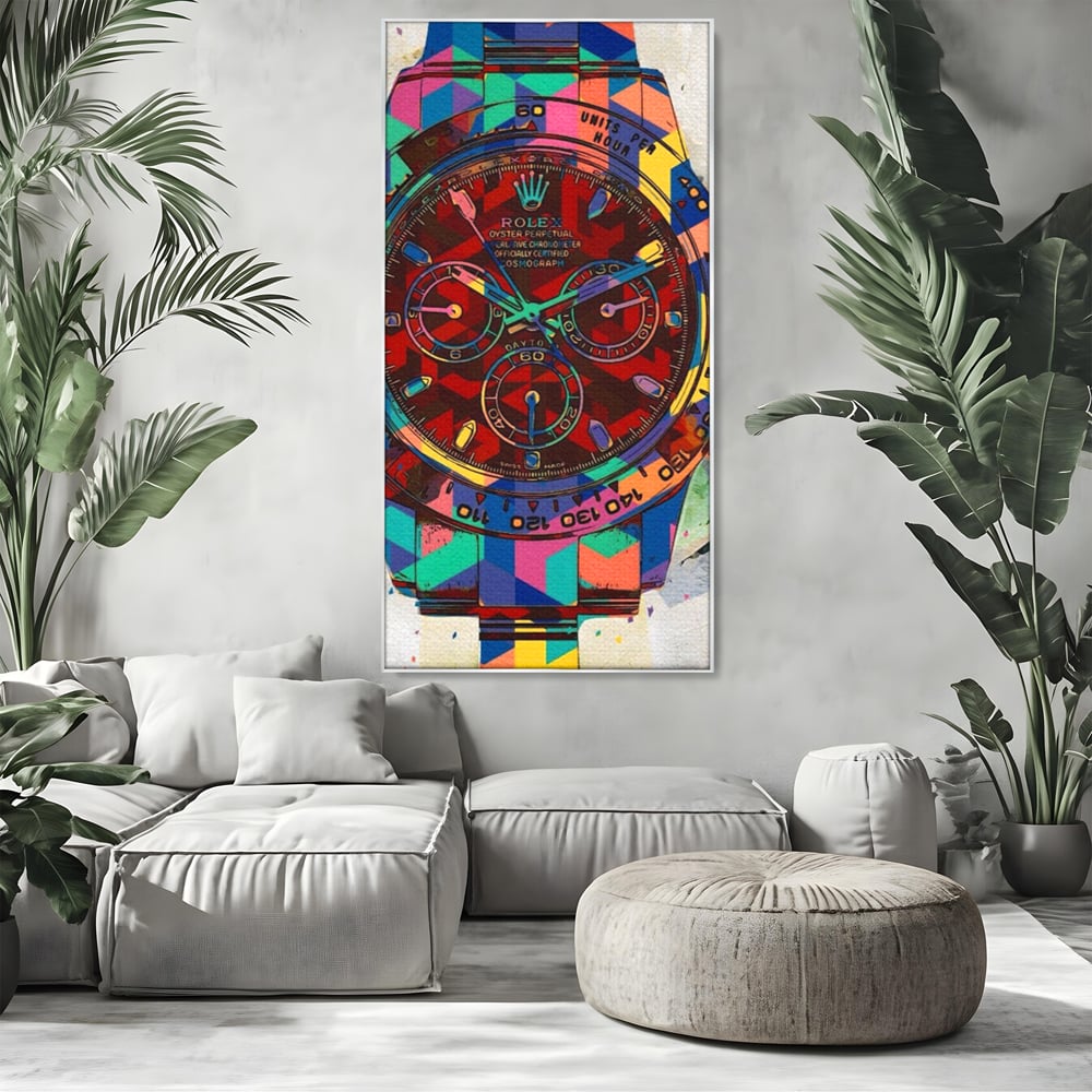 Tablou canvas cu tablou canvas cu ceas colorat tip rolex, in rama de aluminiu argintiu, pe perete intr-un living
